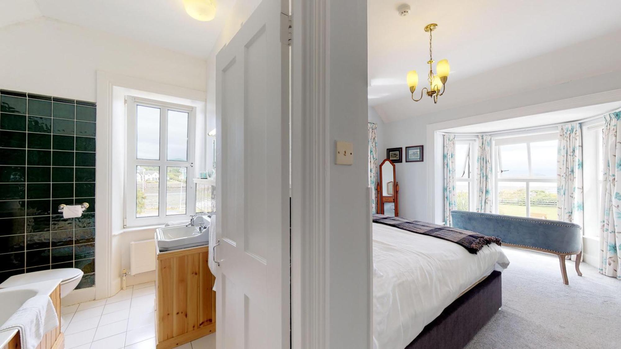 Milltown House Dingle Hotel Стая снимка