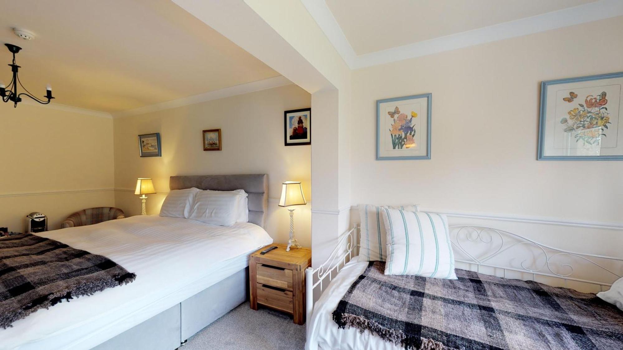 Milltown House Dingle Hotel Стая снимка