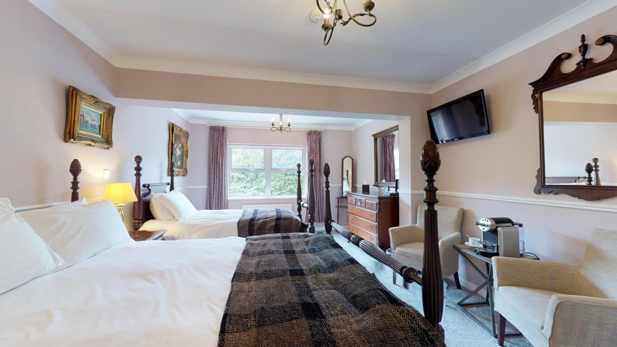Milltown House Dingle Hotel Стая снимка