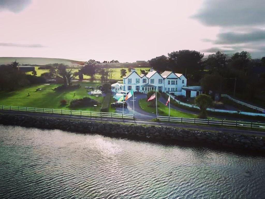 Milltown House Dingle Hotel Екстериор снимка